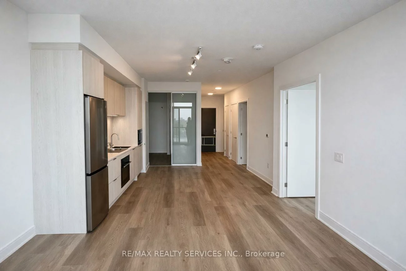 86, Dundas, Cooksville, Mississauga