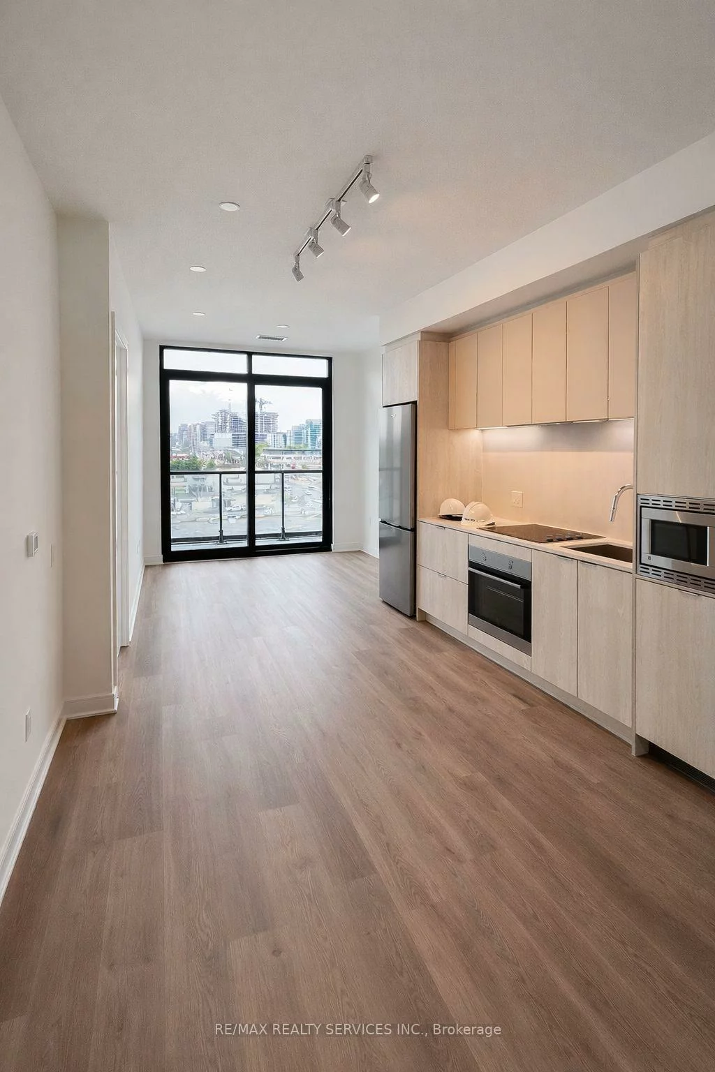 86, Dundas, Cooksville, Mississauga