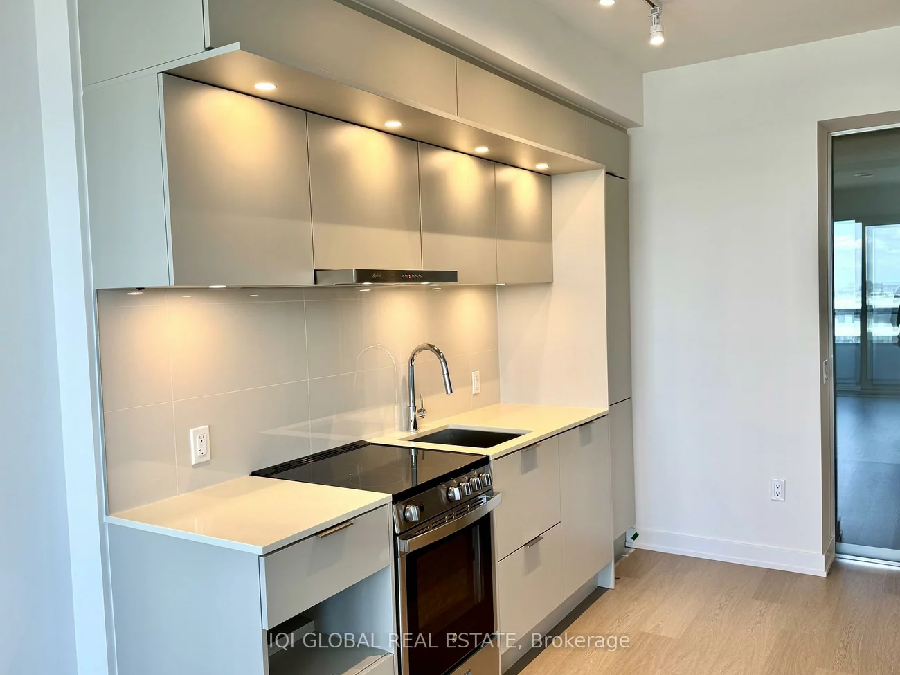 448, Burnhamthorpe, City Centre, Mississauga