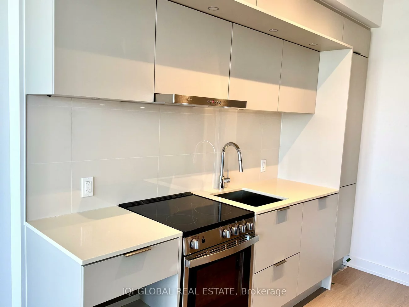 448, Burnhamthorpe, City Centre, Mississauga
