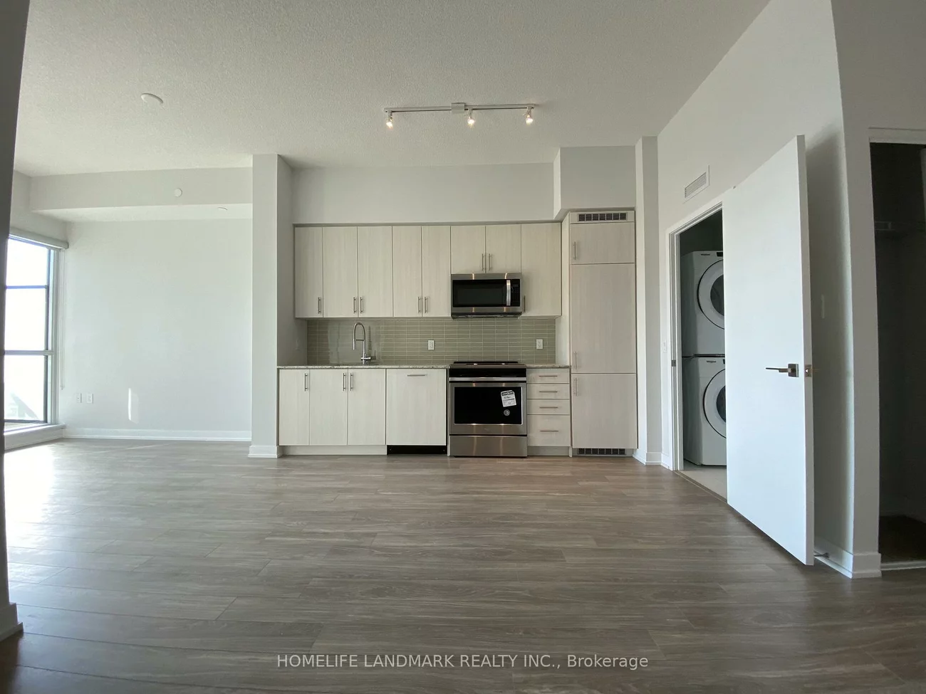 4055, Parkside Village, Creditview, Mississauga