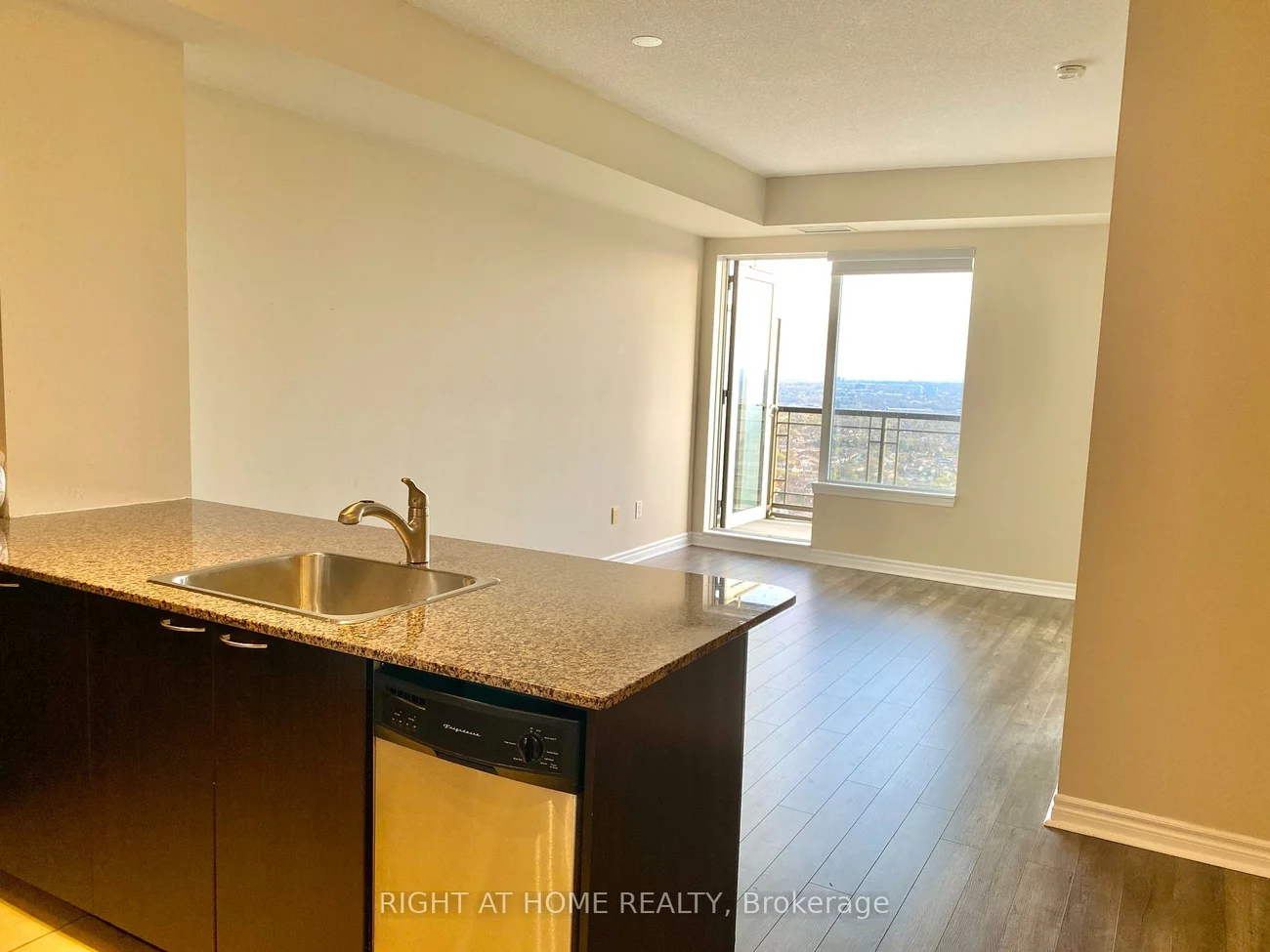 385, Prince Of Wales, City Centre, Mississauga