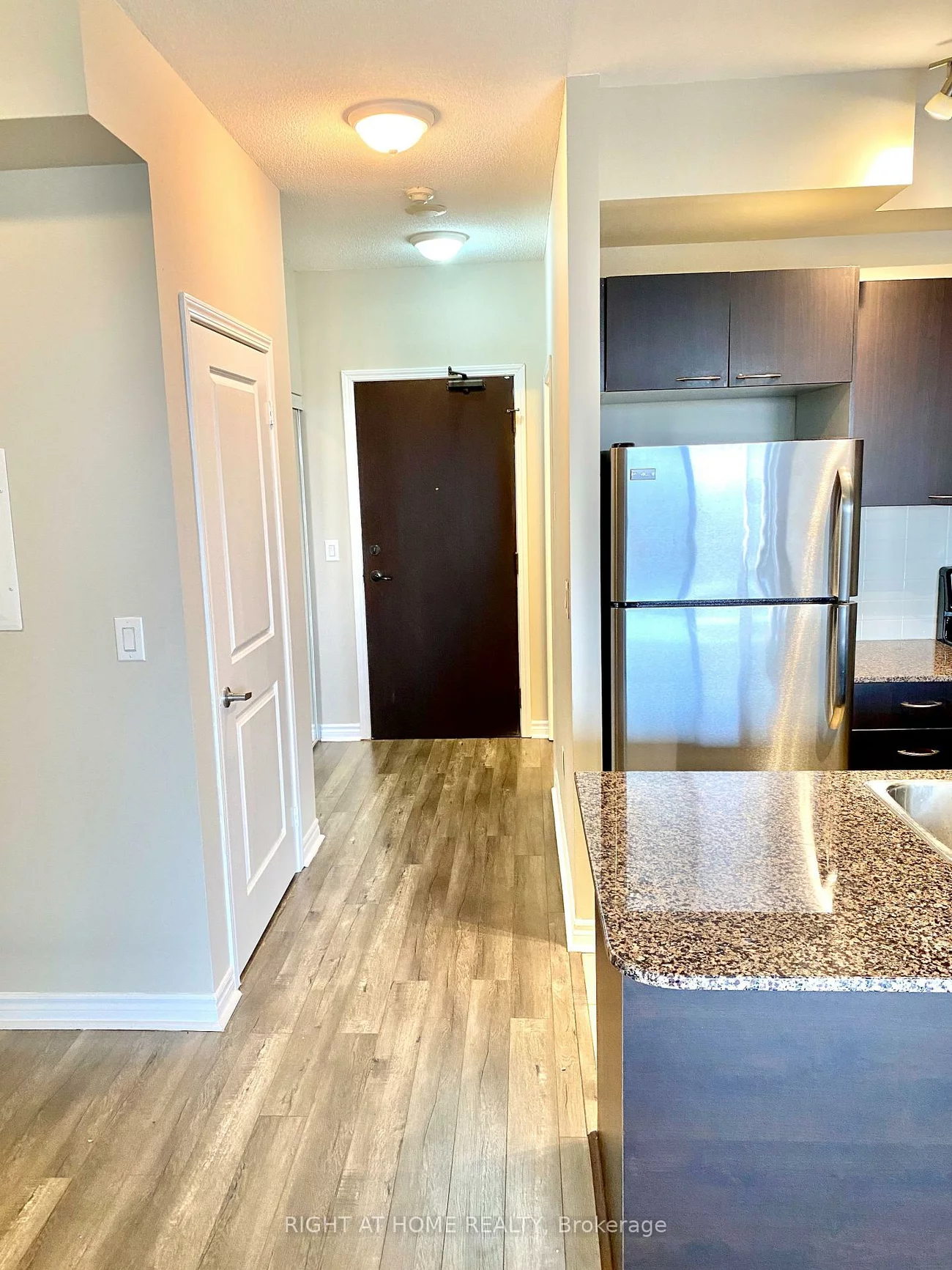 385, Prince Of Wales, City Centre, Mississauga