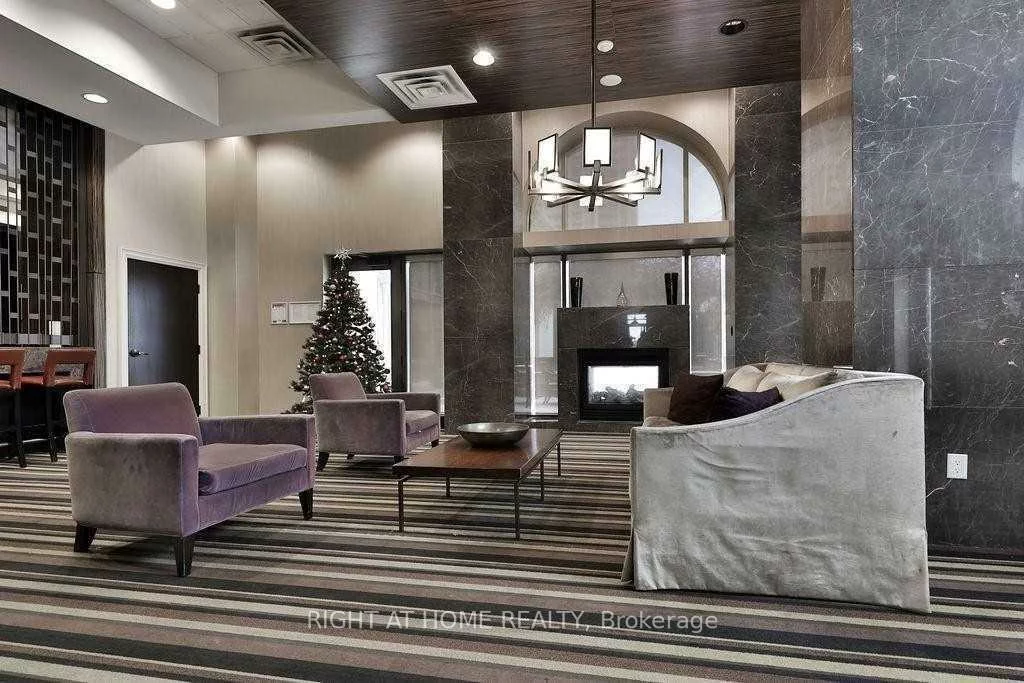 385, Prince Of Wales, City Centre, Mississauga