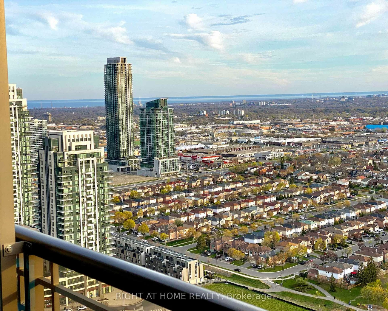 385, Prince Of Wales, City Centre, Mississauga