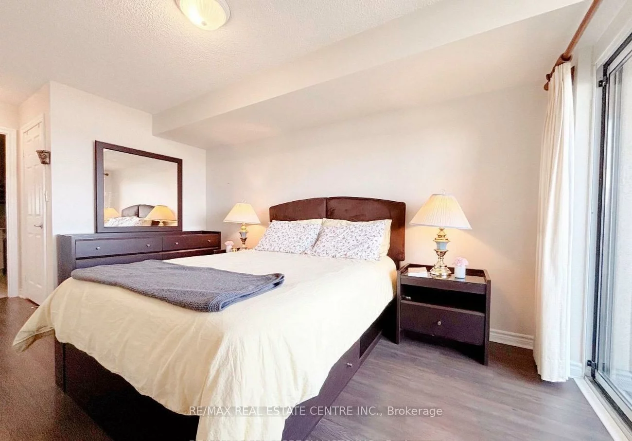 3880, Duke Of York, City Centre, Mississauga