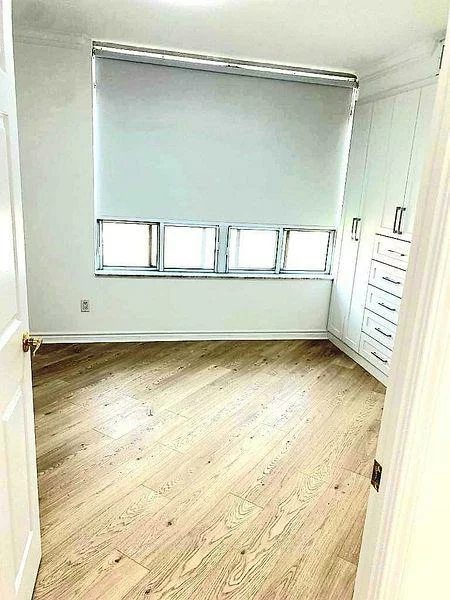 35, Kingsbridge Garden, Hurontario, Mississauga