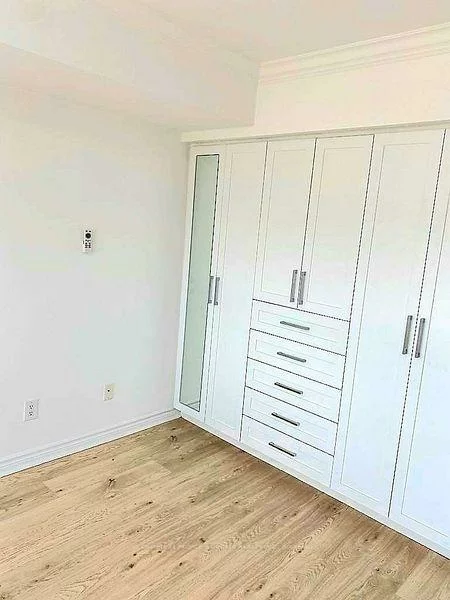 35, Kingsbridge Garden, Hurontario, Mississauga
