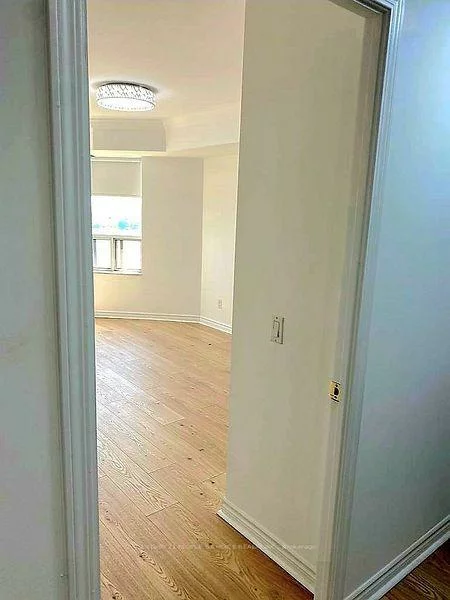35, Kingsbridge Garden, Hurontario, Mississauga