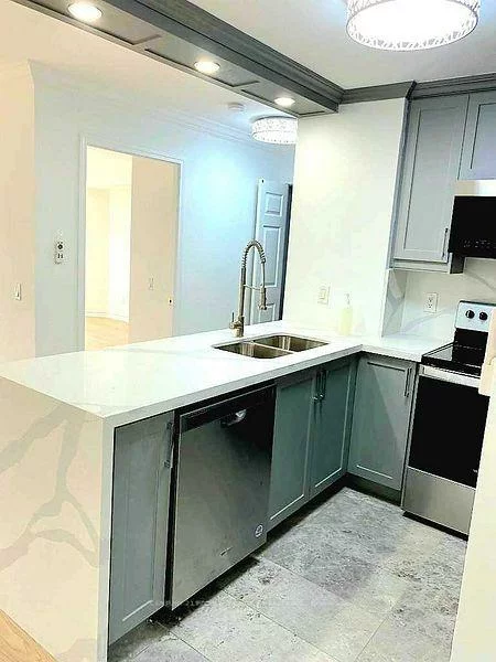 35, Kingsbridge Garden, Hurontario, Mississauga
