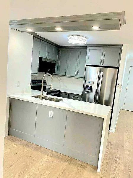35, Kingsbridge Garden, Hurontario, Mississauga
