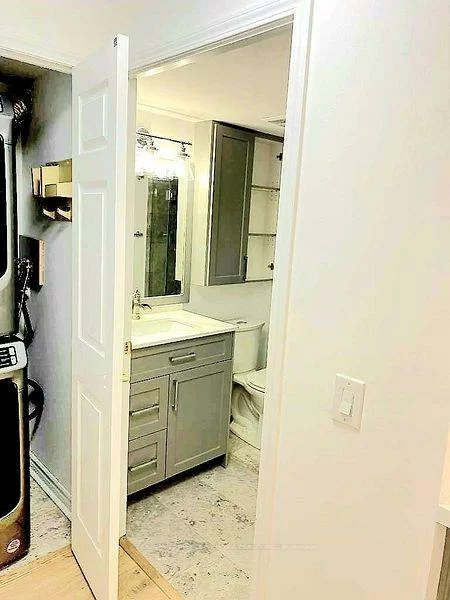 35, Kingsbridge Garden, Hurontario, Mississauga