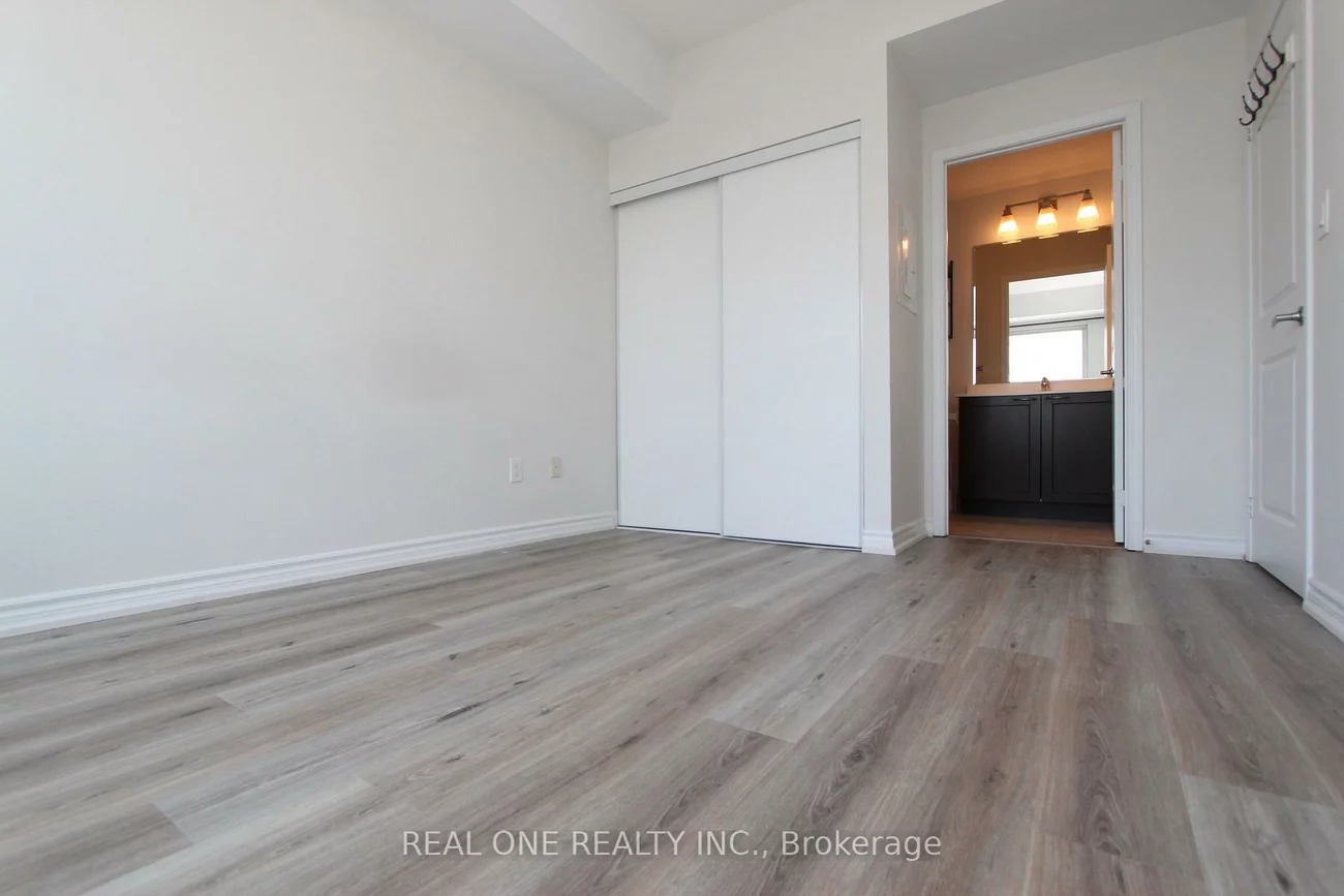 385, Prince Of Wales, City Centre, Mississauga