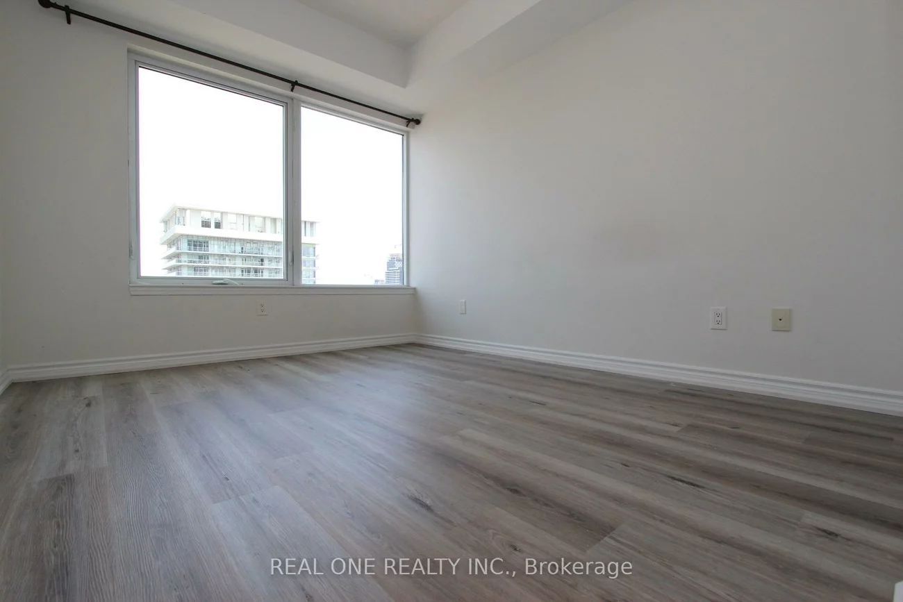 385, Prince Of Wales, City Centre, Mississauga