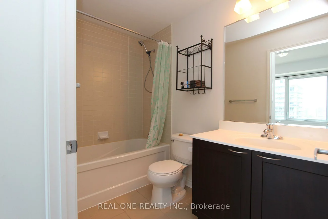 385, Prince Of Wales, City Centre, Mississauga