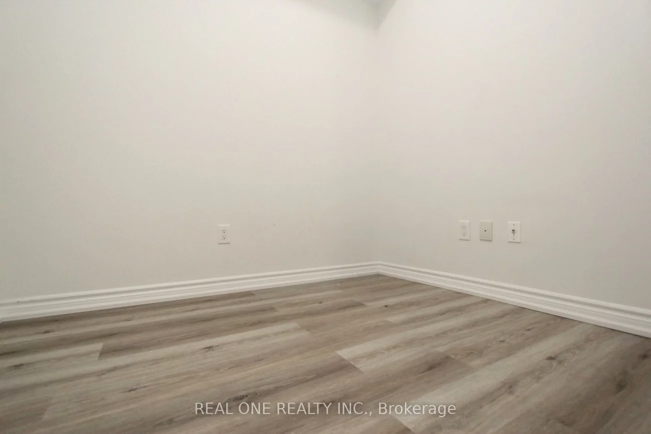 385, Prince Of Wales, City Centre, Mississauga