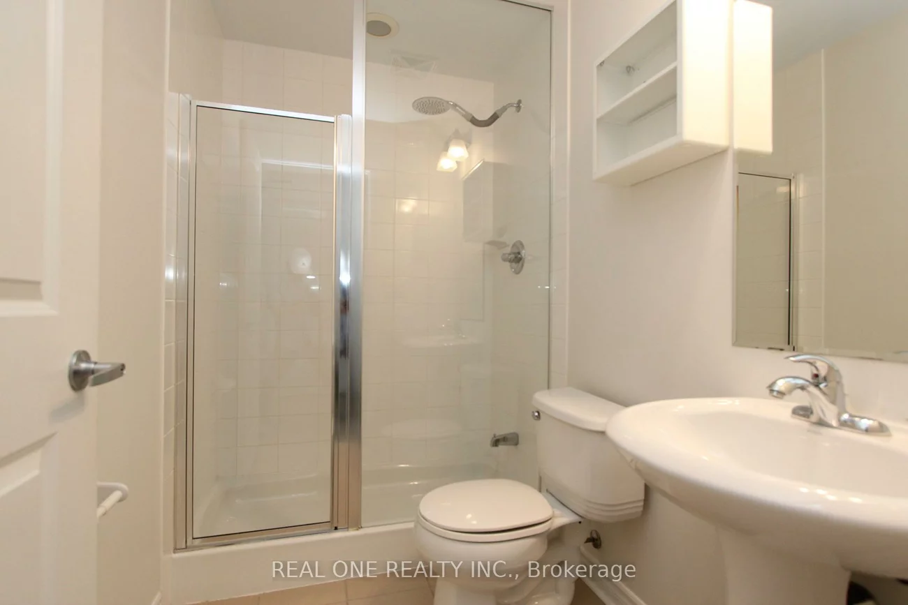 385, Prince Of Wales, City Centre, Mississauga