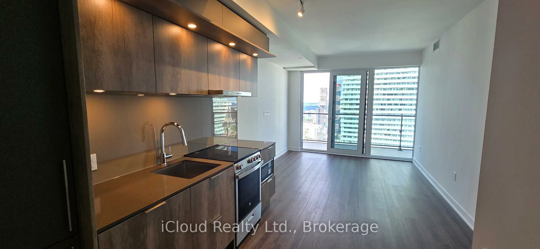 448, Burmhamthorpe, City Centre, Mississauga
