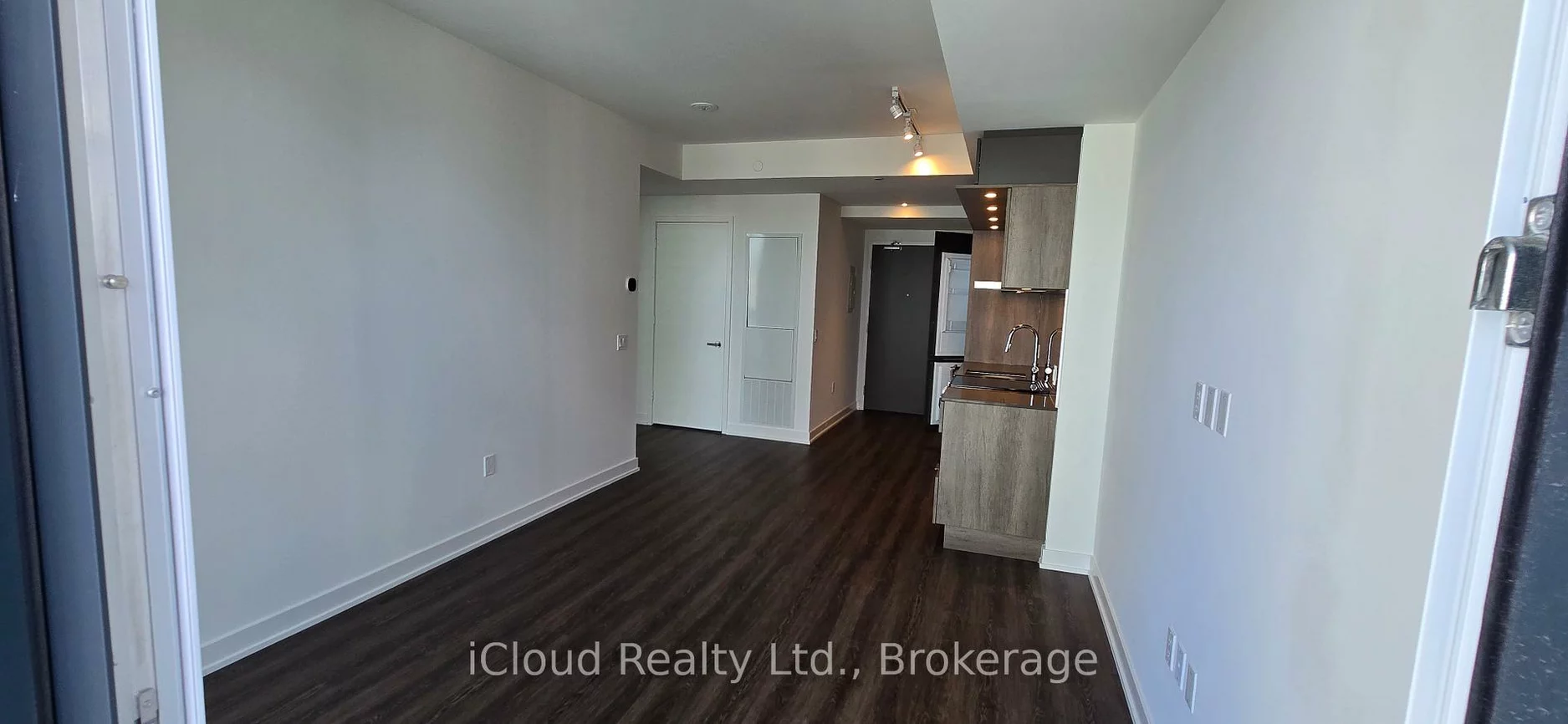 448, Burmhamthorpe, City Centre, Mississauga