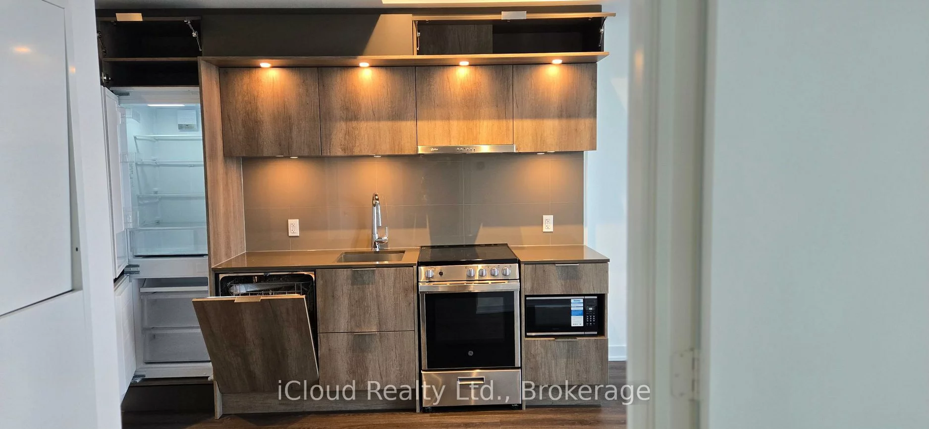 448, Burmhamthorpe, City Centre, Mississauga