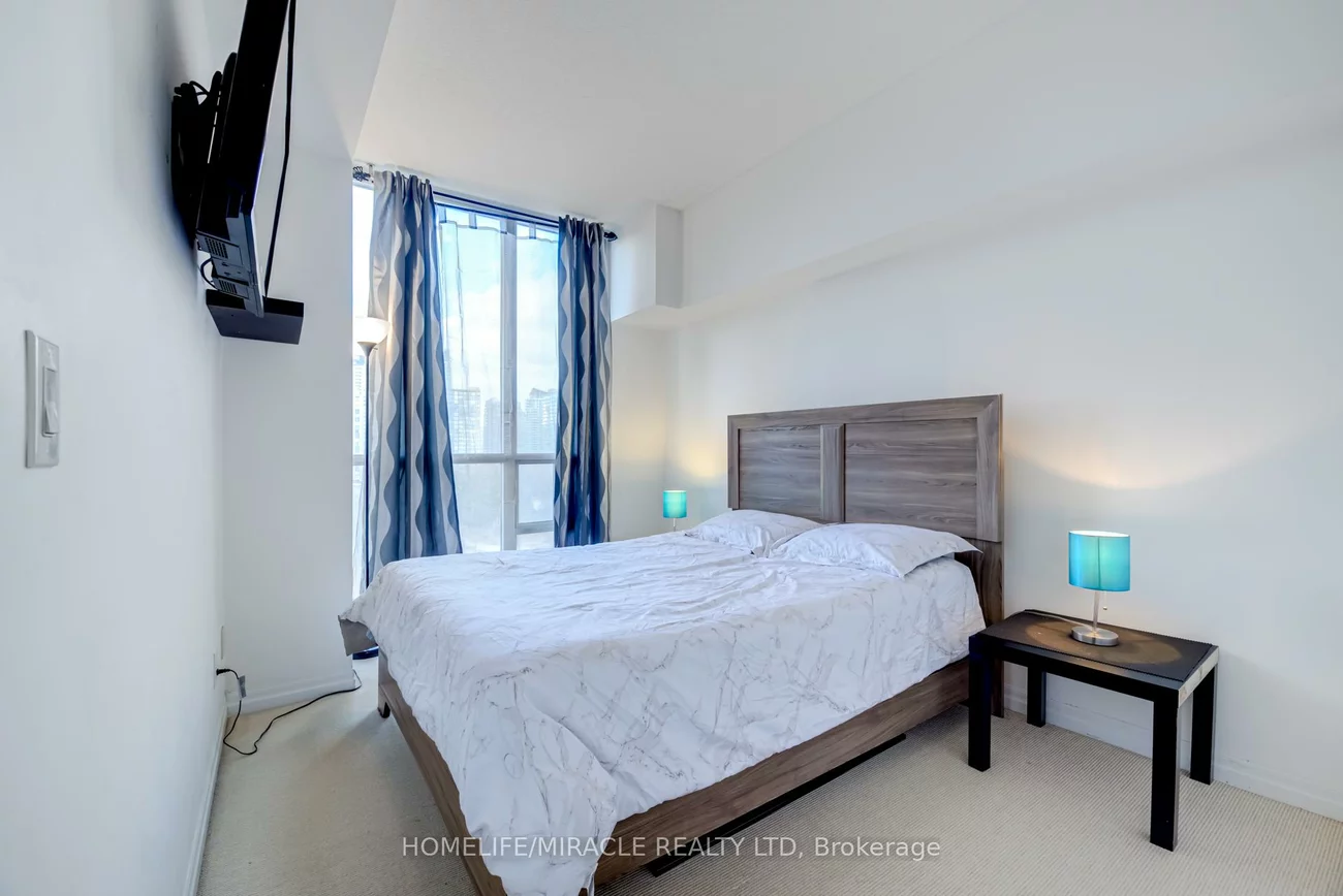 223, Webb, City Centre, Mississauga