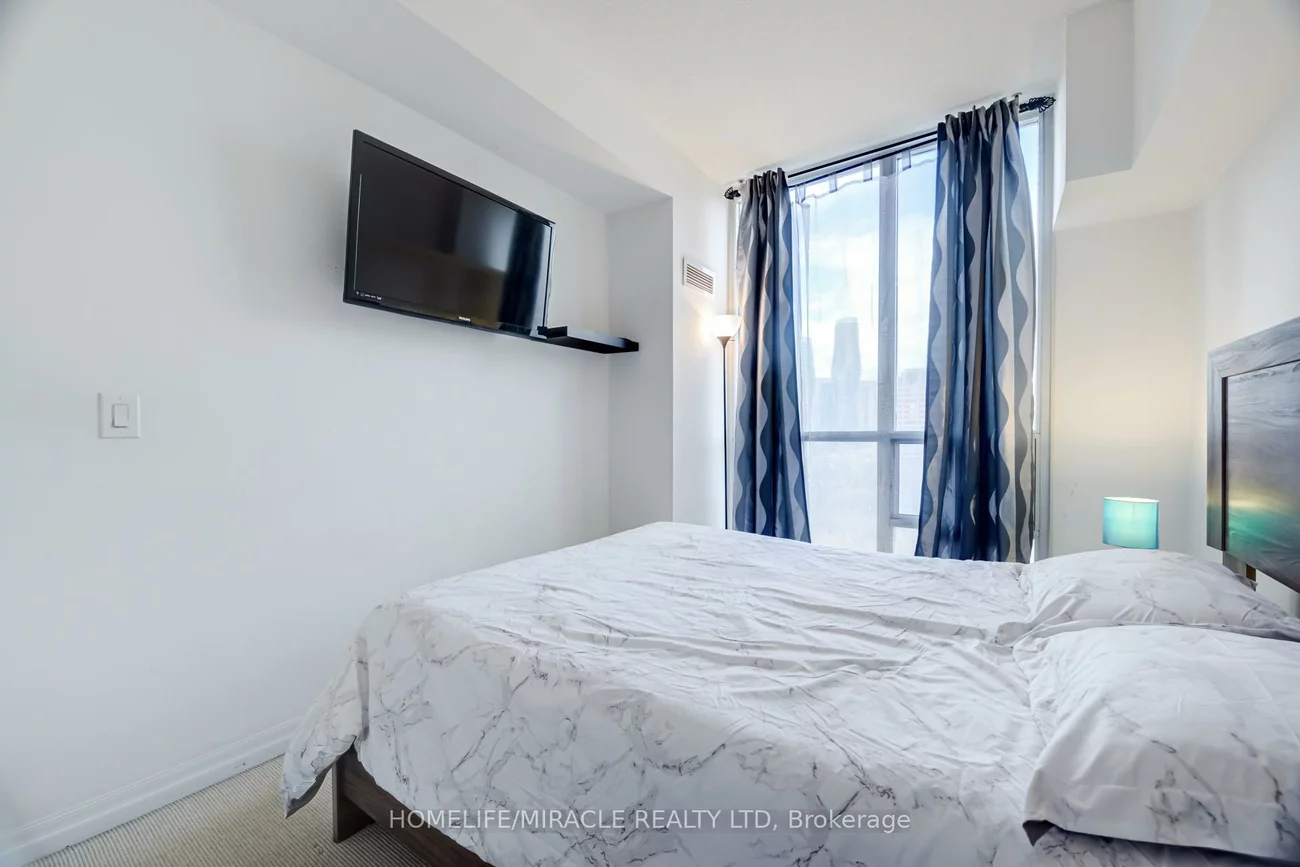 223, Webb, City Centre, Mississauga