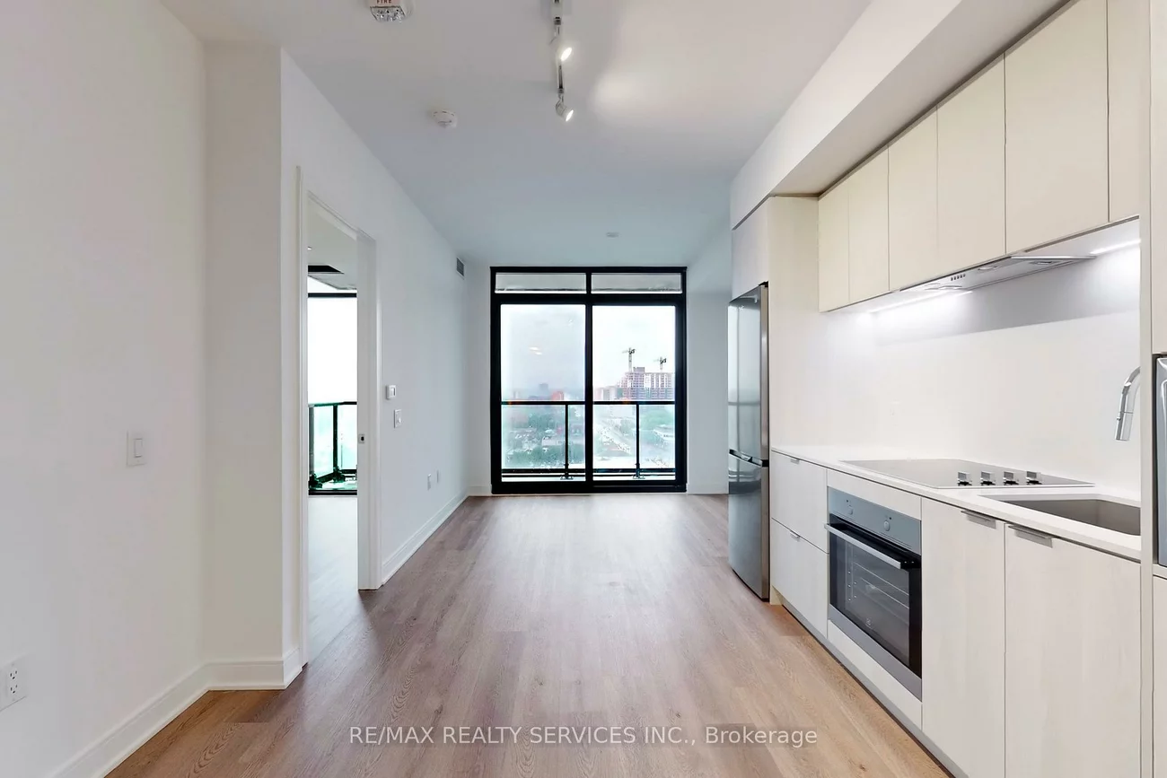 86, Dundas, Cooksville, Mississauga