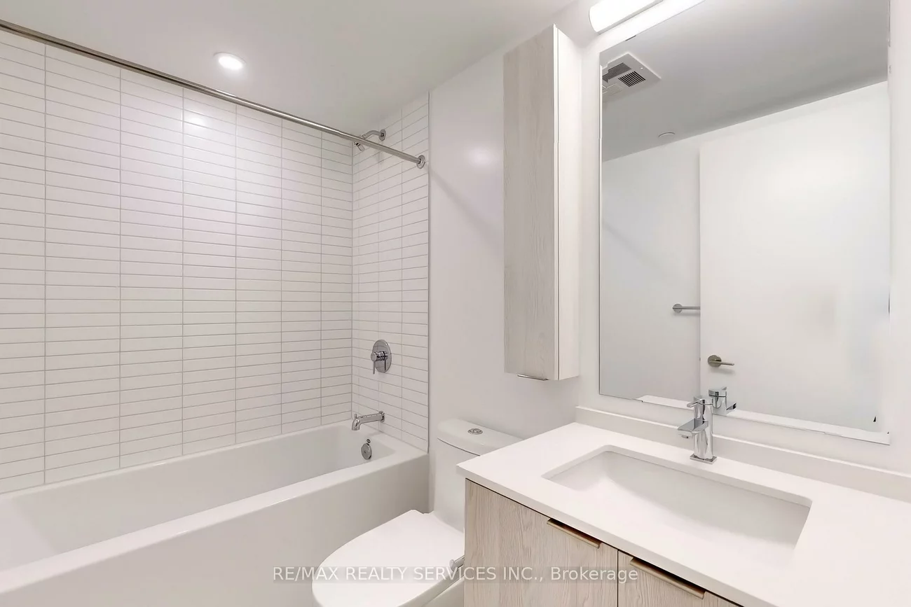 86, Dundas, Cooksville, Mississauga