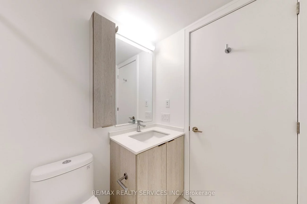 86, Dundas, Cooksville, Mississauga