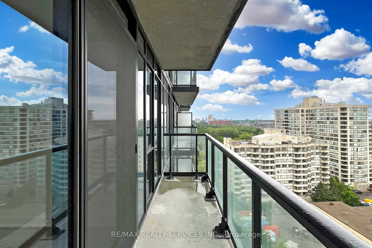 86, Dundas, Cooksville, Mississauga
