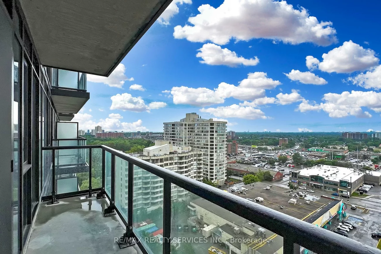 86, Dundas, Cooksville, Mississauga