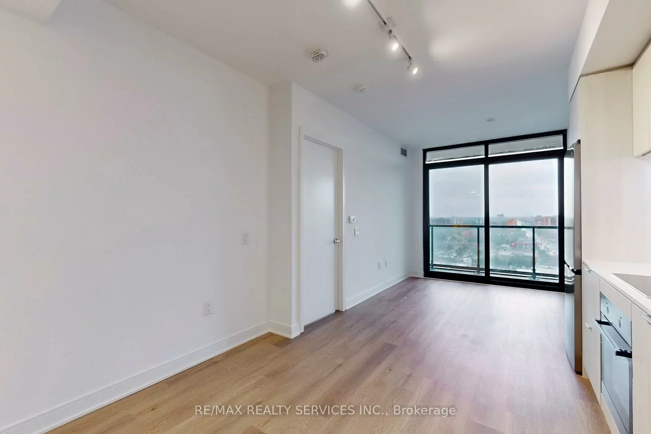 86, Dundas, Cooksville, Mississauga