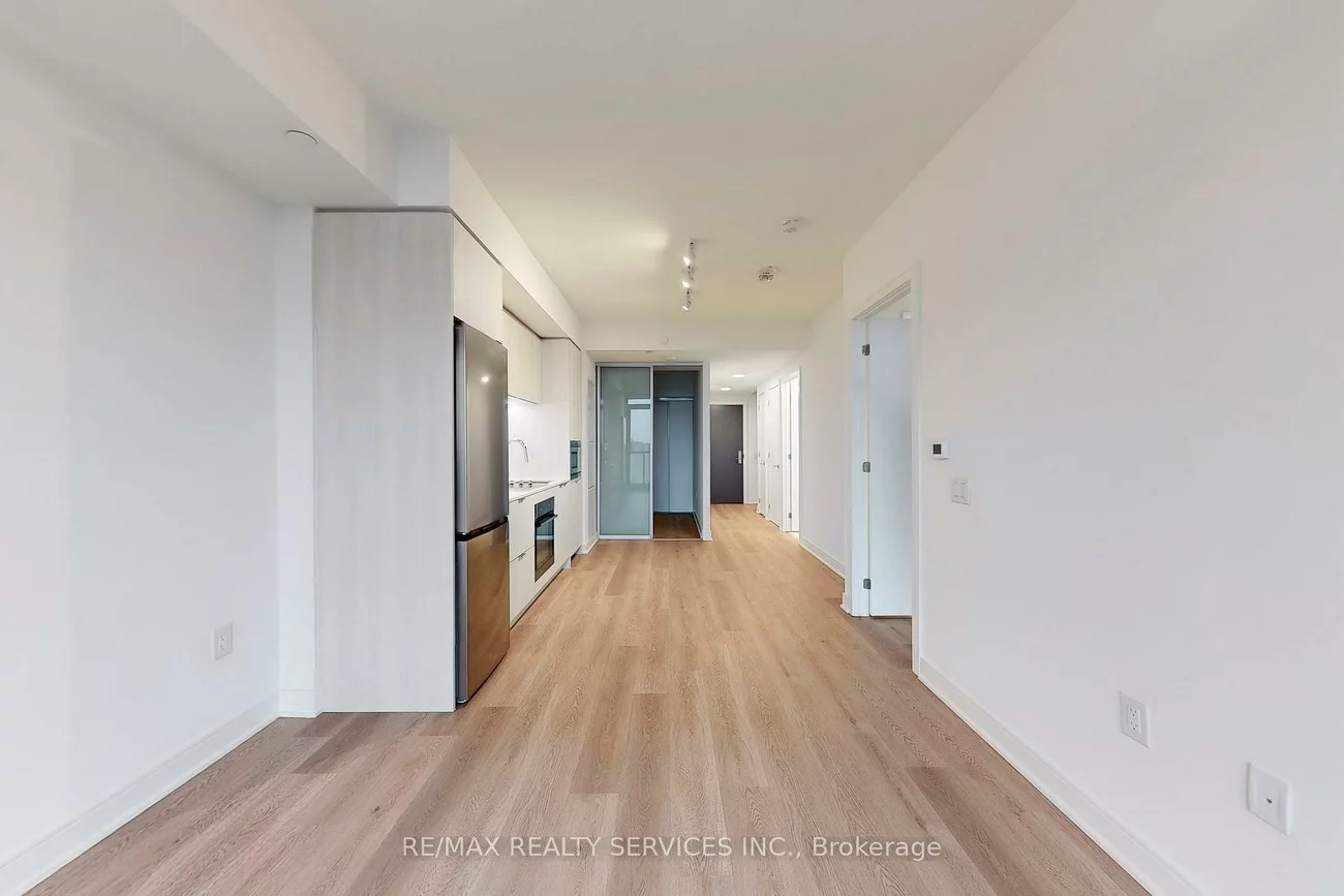 86, Dundas, Cooksville, Mississauga