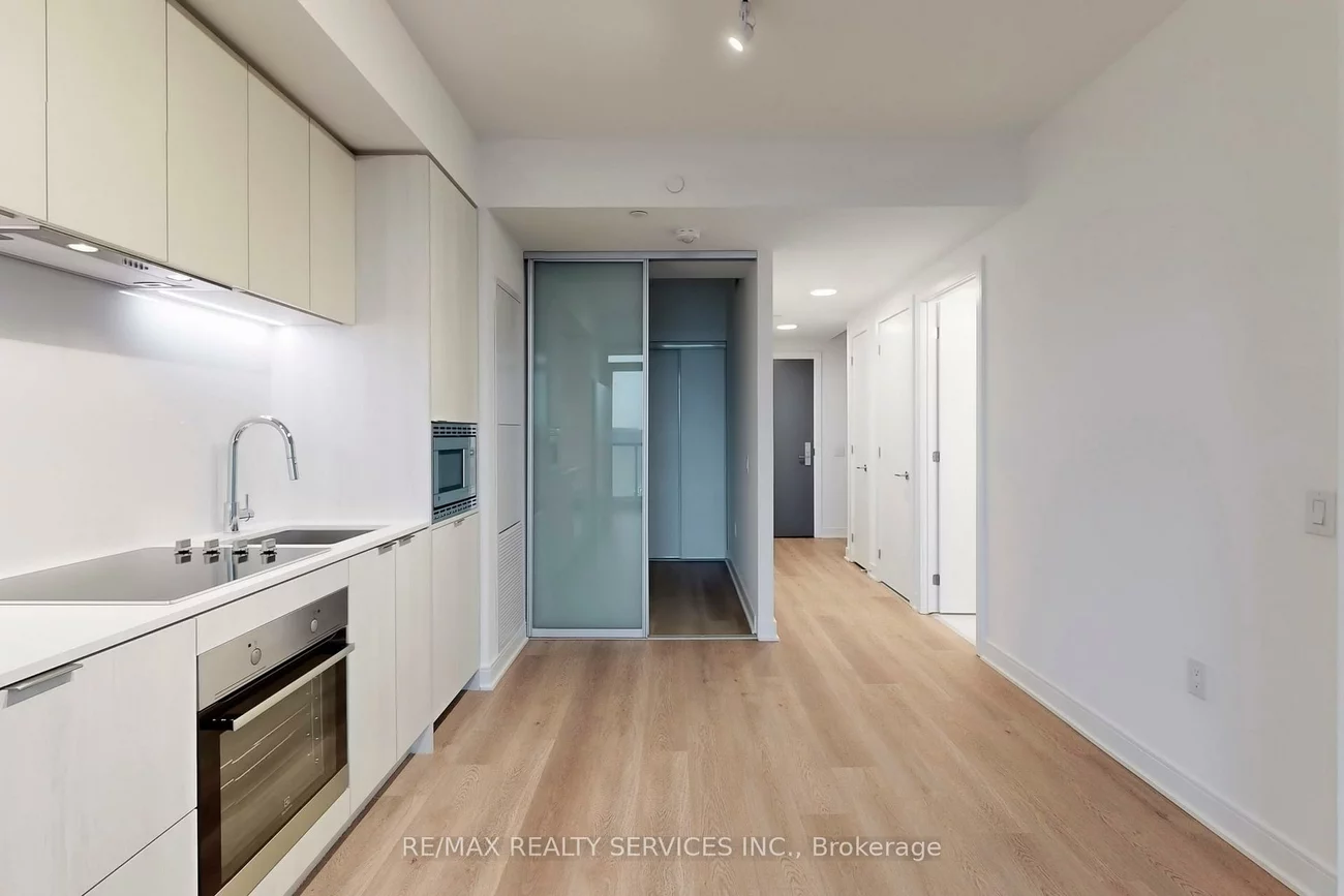86, Dundas, Cooksville, Mississauga