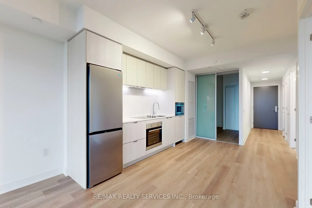 86, Dundas, Cooksville, Mississauga
