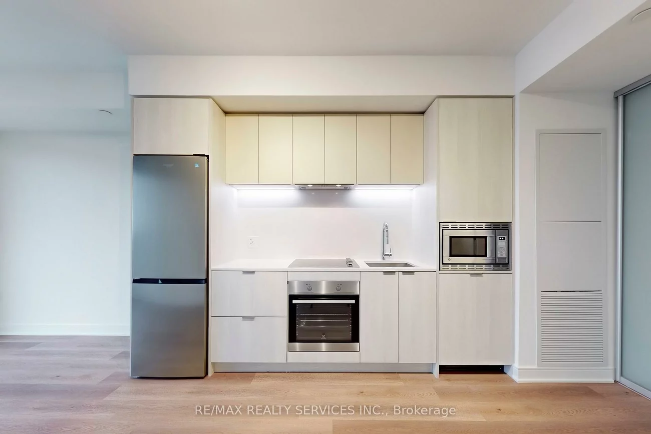86, Dundas, Cooksville, Mississauga