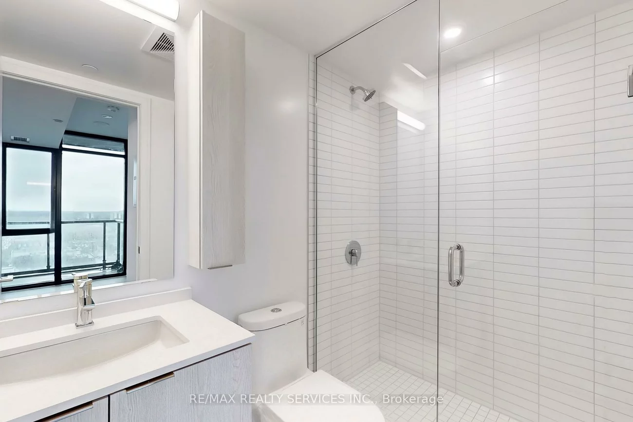 86, Dundas, Cooksville, Mississauga