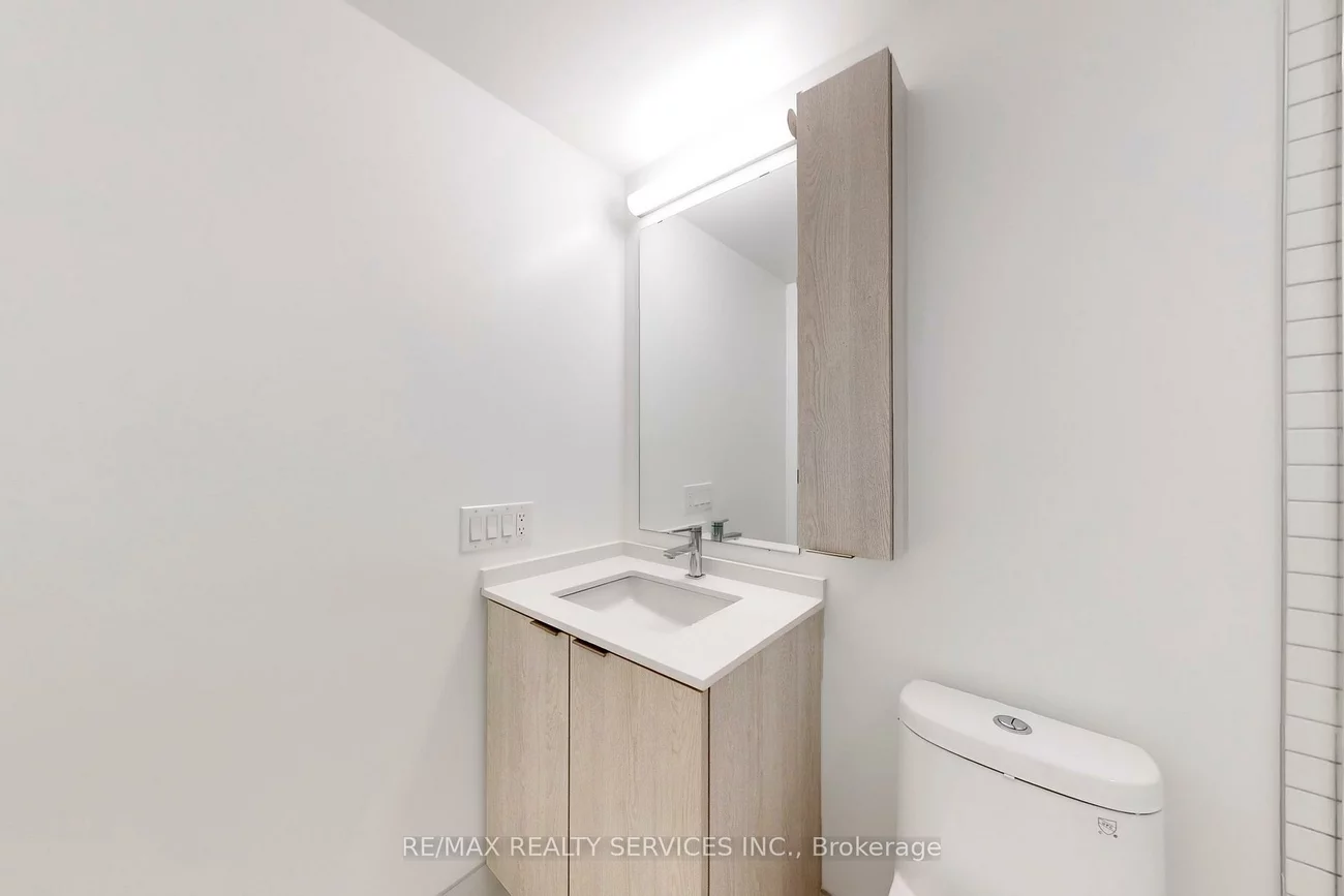 86, Dundas, Cooksville, Mississauga