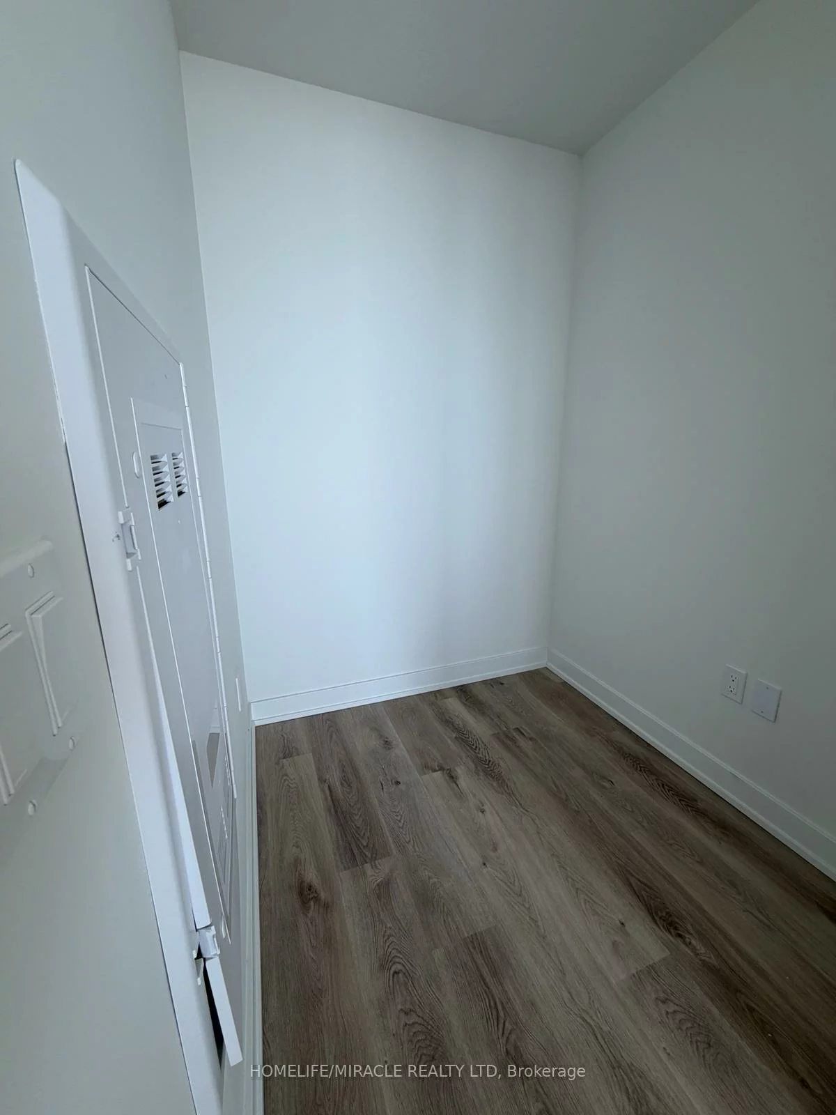 1, Fairview, Mississauga Valleys, Mississauga