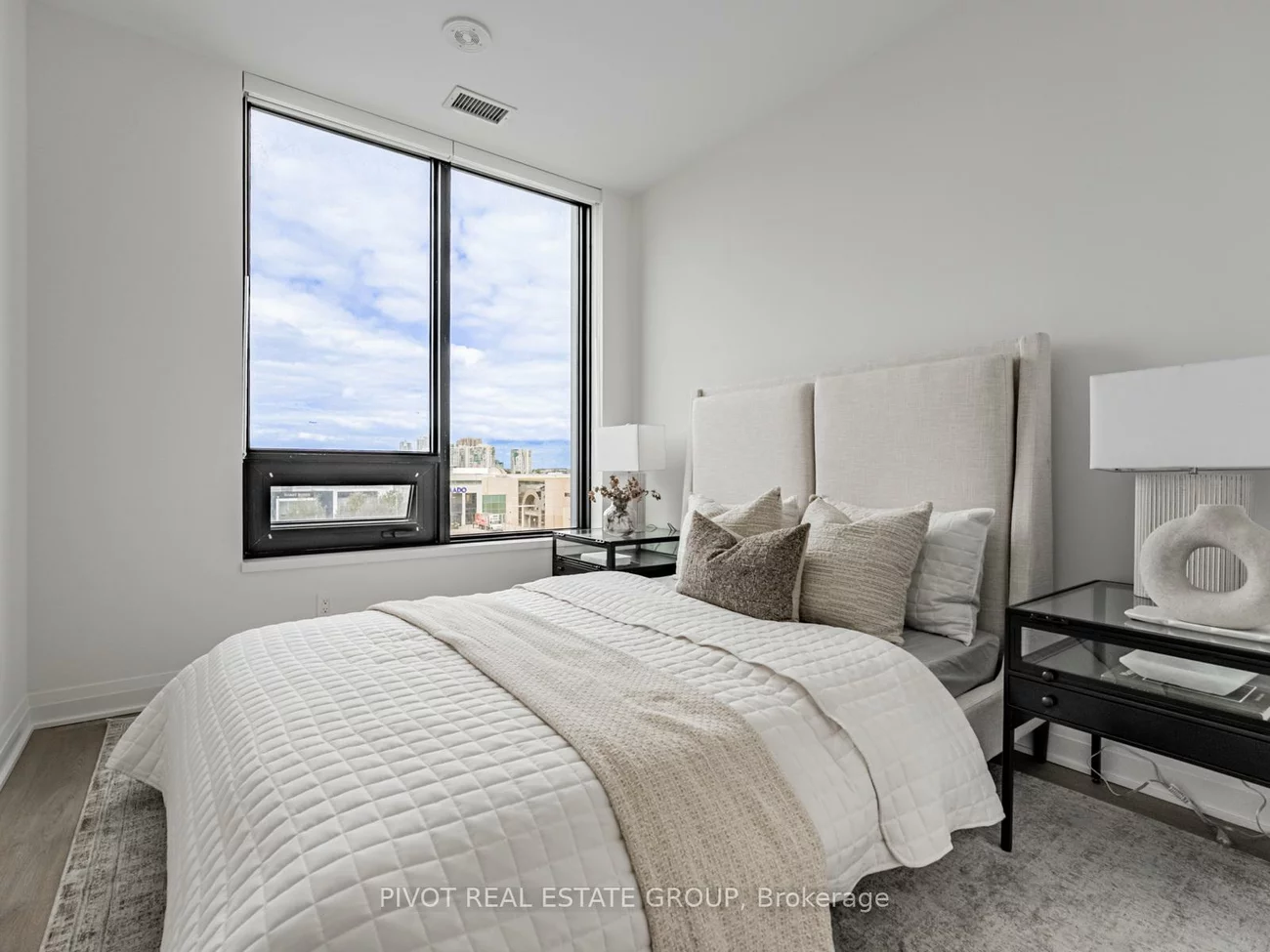 4023, The Exchange, City Centre, Mississauga