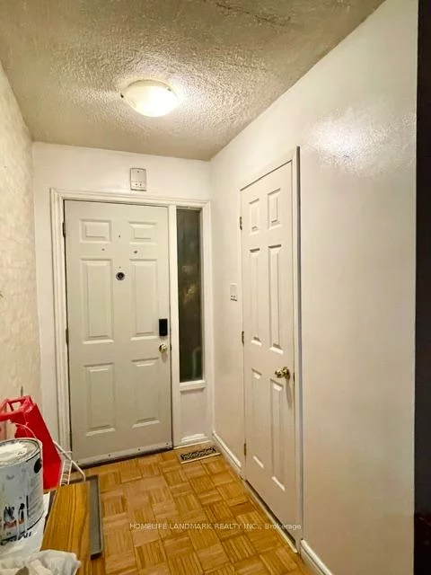 3025, Cedarglen, Erindale, Mississauga