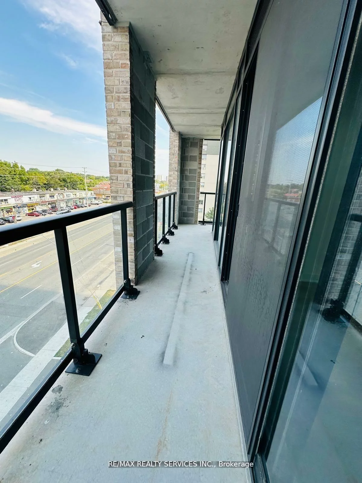 86, Dundas, Cooksville, Mississauga
