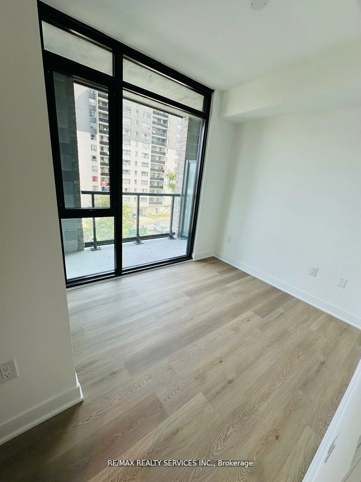 86, Dundas, Cooksville, Mississauga