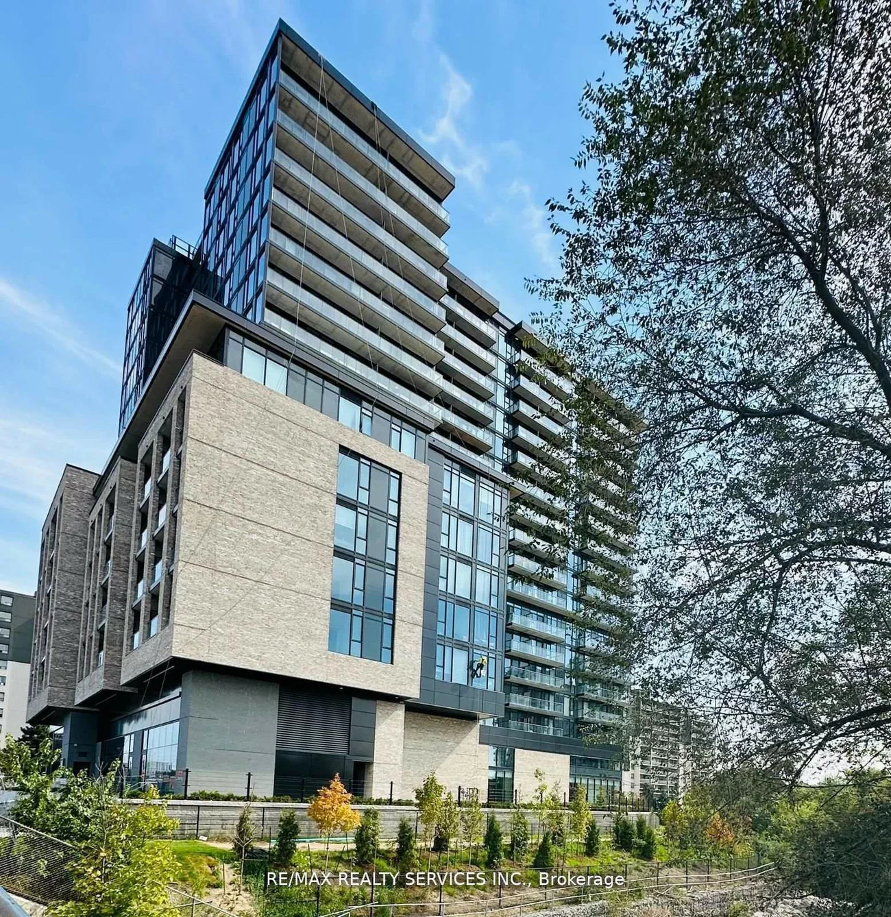 86, Dundas, Cooksville, Mississauga