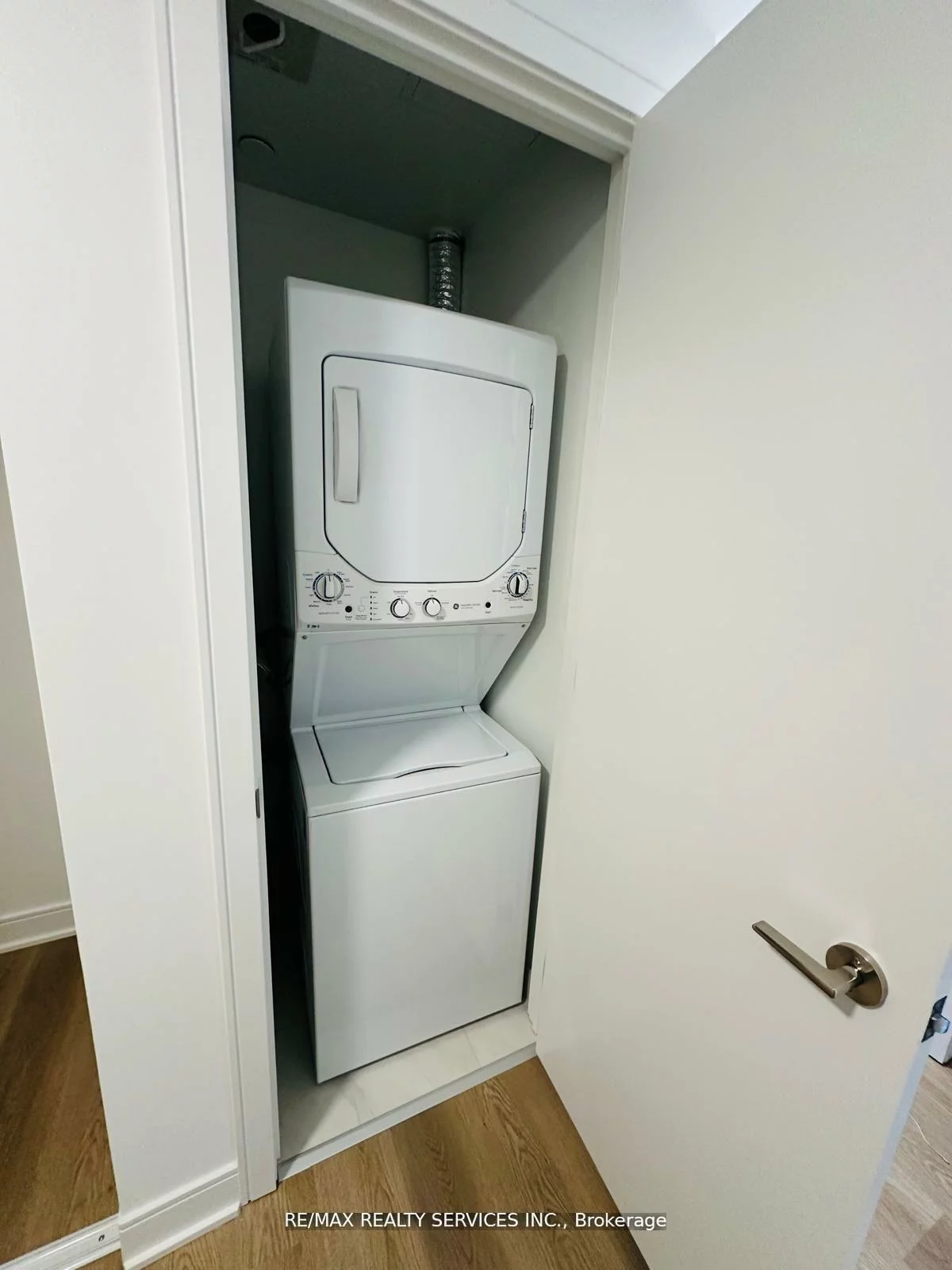 86, Dundas, Cooksville, Mississauga