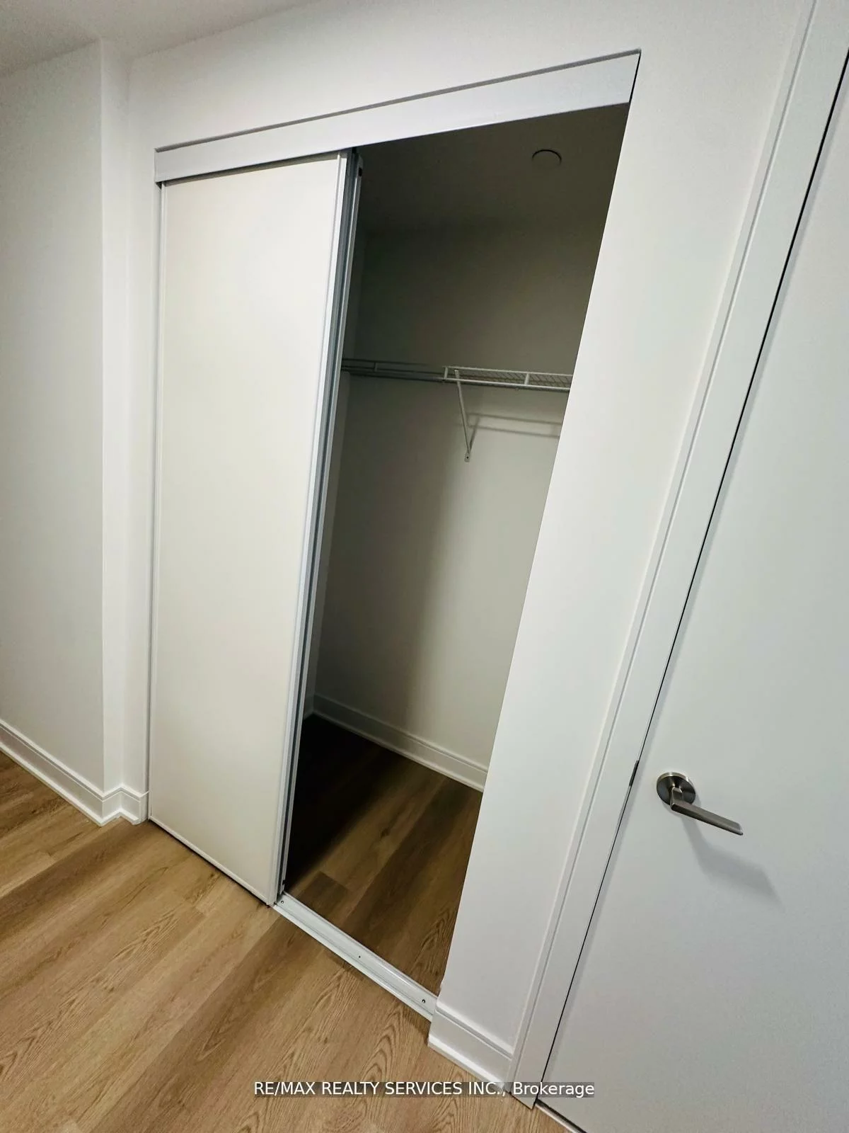 86, Dundas, Cooksville, Mississauga