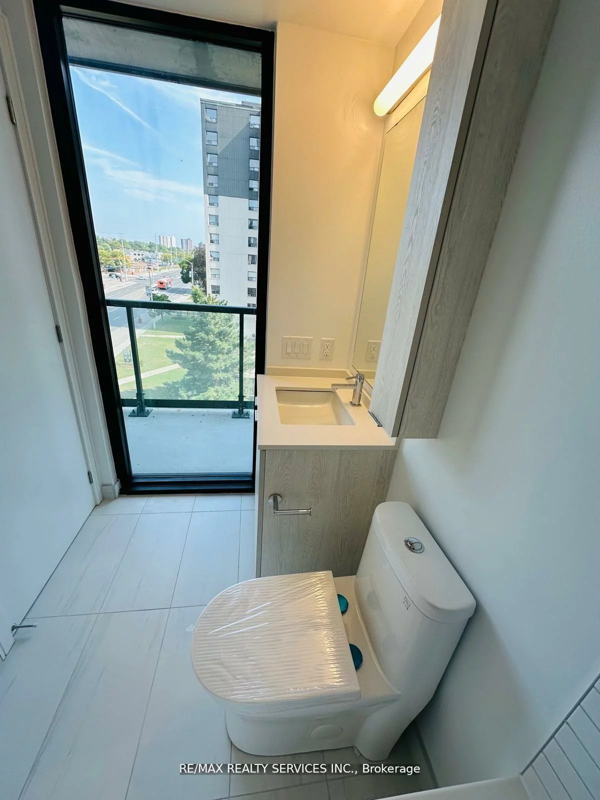 86, Dundas, Cooksville, Mississauga
