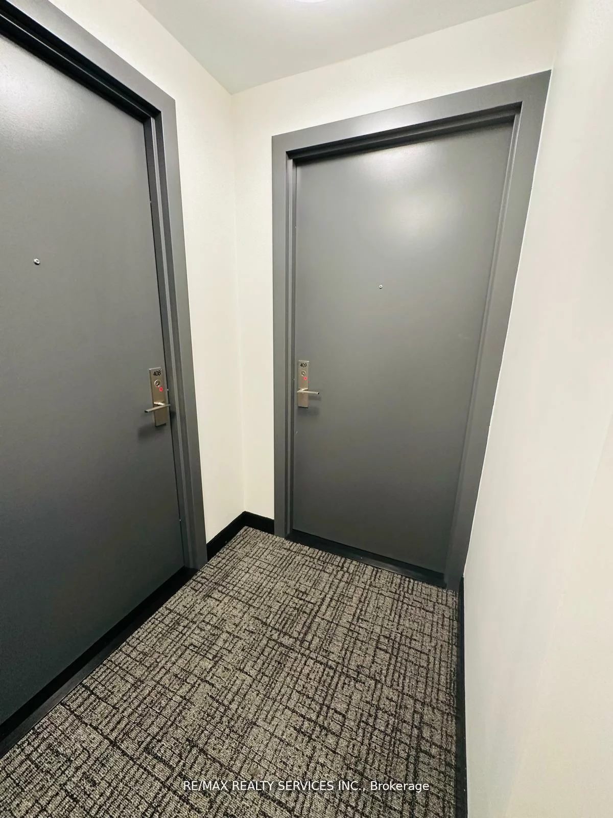 86, Dundas, Cooksville, Mississauga