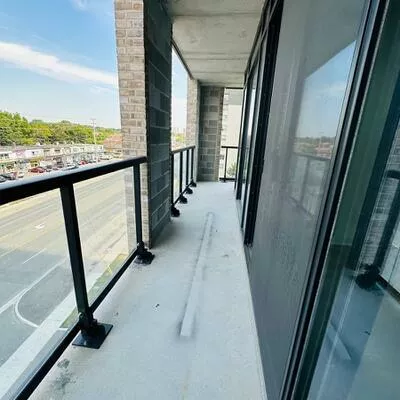 86, Dundas, Cooksville, Mississauga