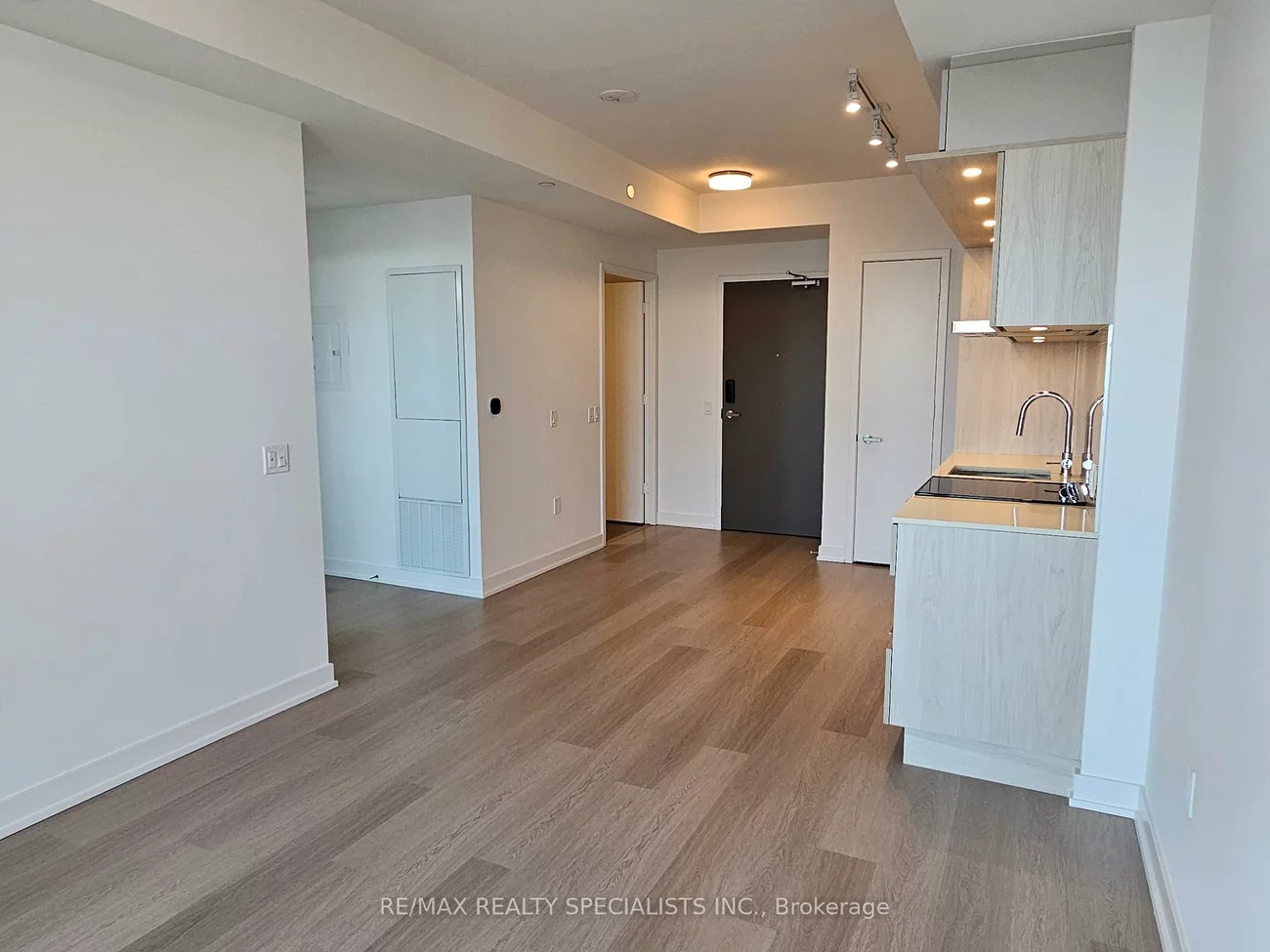 448, Burnhamthorpe, City Centre, Mississauga